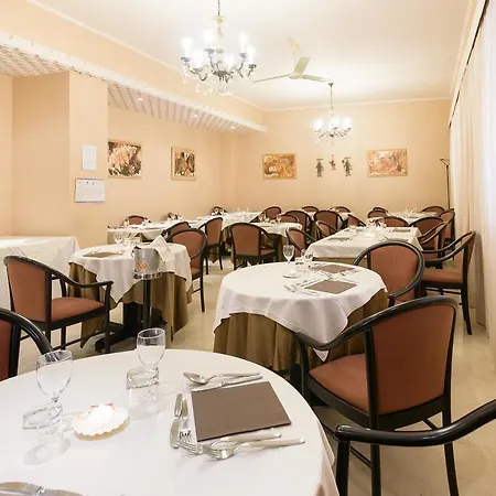 酒店 Morchio Mhotelsgroup 迪亚诺马里纳
