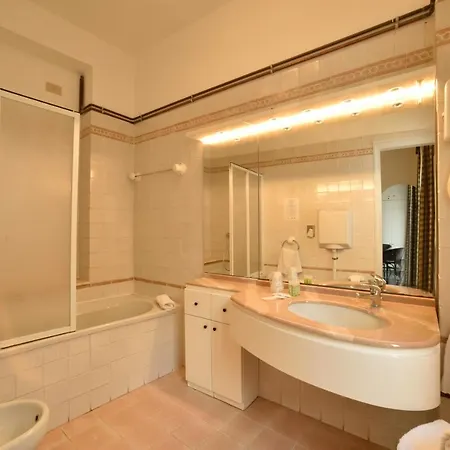 酒店 Morchio Mhotelsgroup 3*