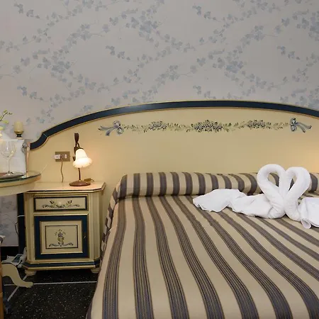 Morchio Mhotelsgroup 酒店 3*