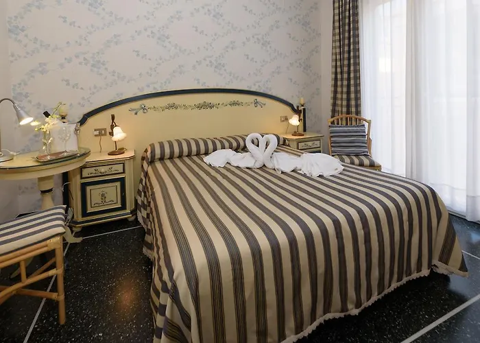 酒店 Morchio Mhotelsgroup 迪亚诺马里纳